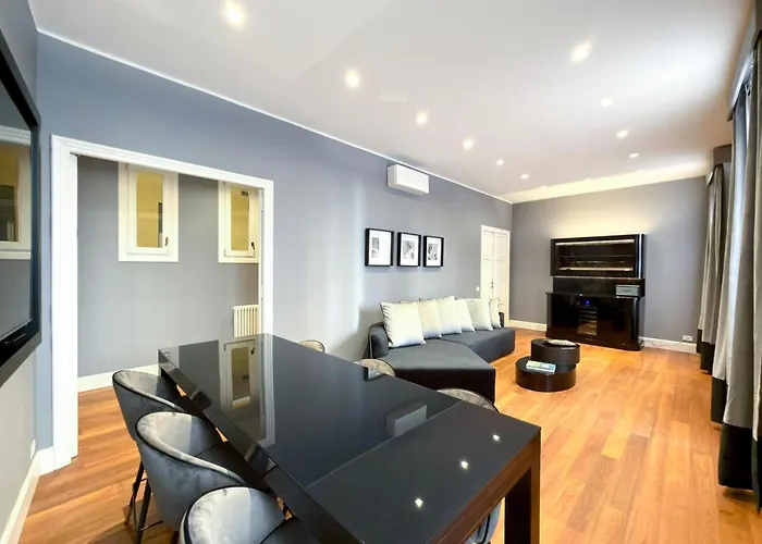 The Condotti Boutique - Luxury Serviced Appartamento *