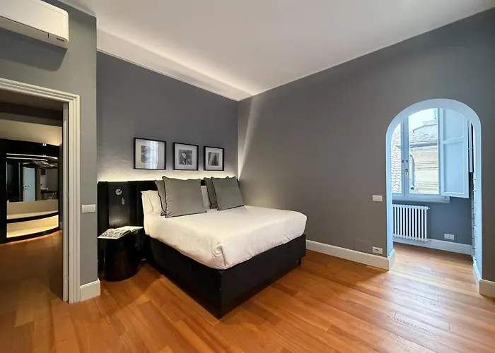 The Condotti Boutique - Luxury Serviced Appartamento Roma